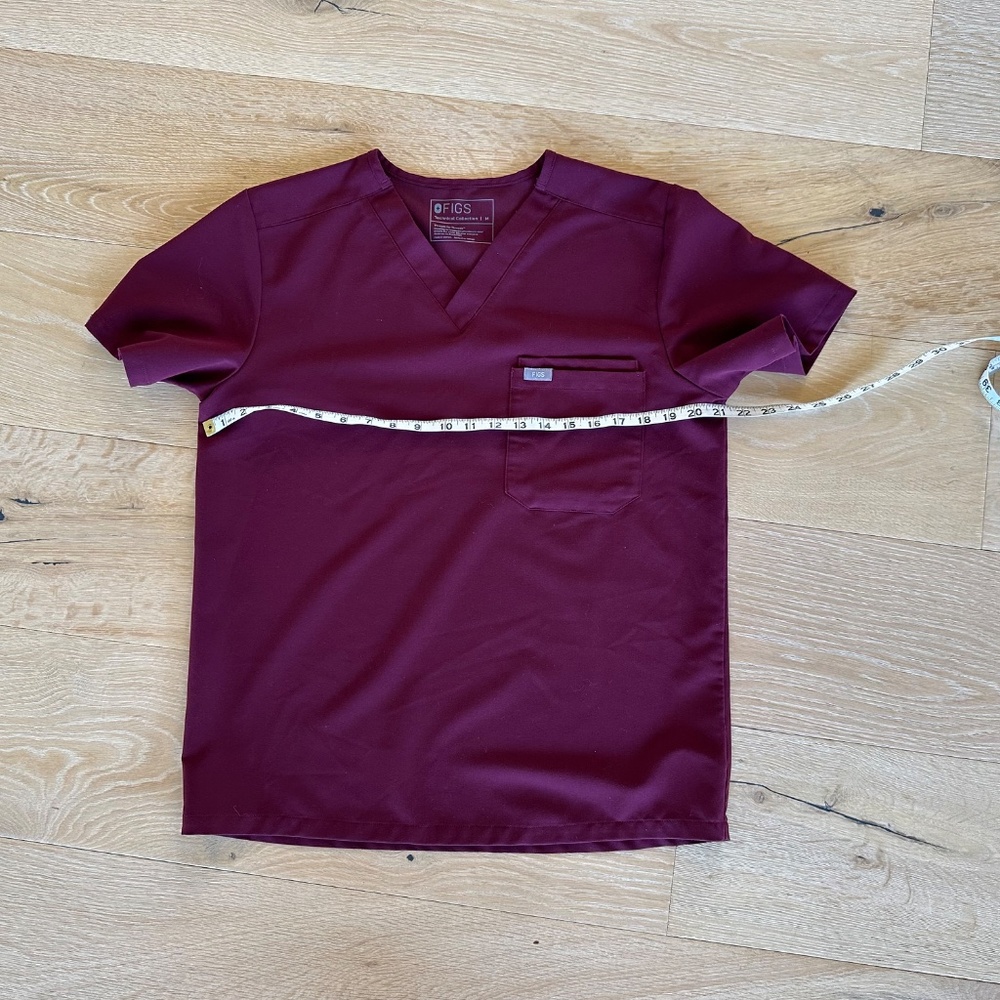 FIGS:  Leon Three-Pocket Scrub Top - Picture 4 of 4